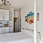 Homey Seaview Apartment By Wonderful Italy