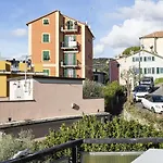 Homey Seaview Apartment By Wonderful Italy